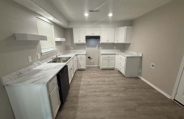 11802 E 62nd Pl Gallery 4