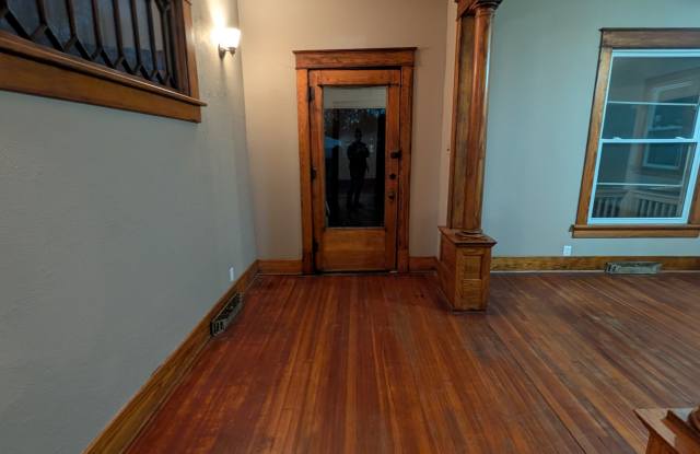 516 NE Twiss Avenue photos photos