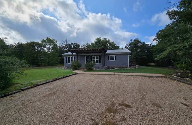 College Station (Karnes City Cottages) - 3 Bedroom - 2 Bath - House - West of Easterwood Airport Gallery 3