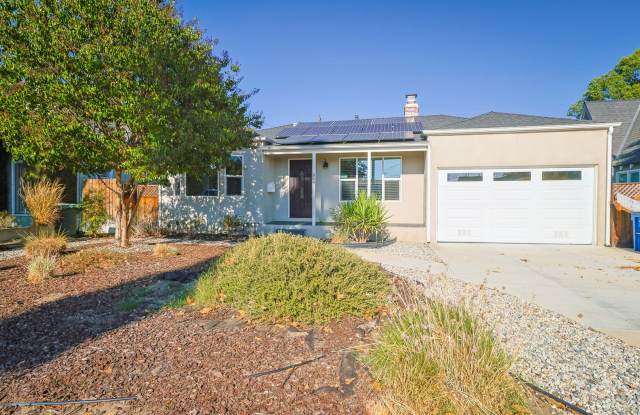 Amazing 4-bedroom + 3-bathroom house in Magnolia Park. photos photos