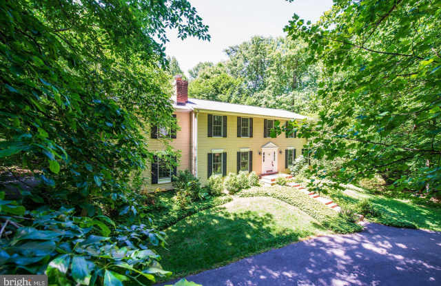 9493 BEACH MILL ROAD Gallery 3