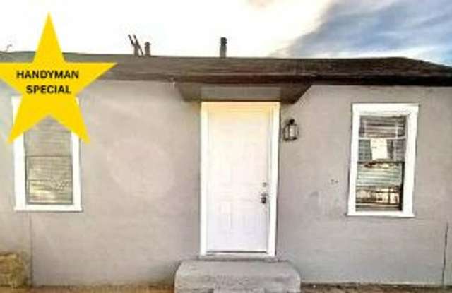 Handyman Special $0 First Month's Rent / “You fix, you SAVE BIG!!” Contact Diane for details: 806 704-3055 ext 2 Gallery 1