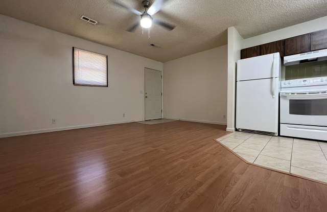 2204 Campus Drive #3 Gallery 4