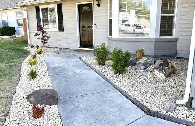 1001 W Loon St - 1001 West Loon Street, Meridian, ID 83642