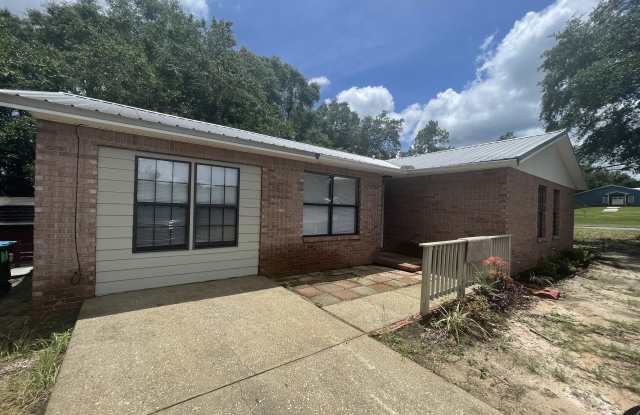 501 Robinson Avenue East Gallery 1