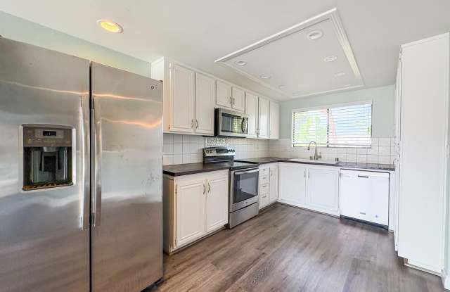 Great 1B/1.5BA + Den in Carlsbad! photos photos