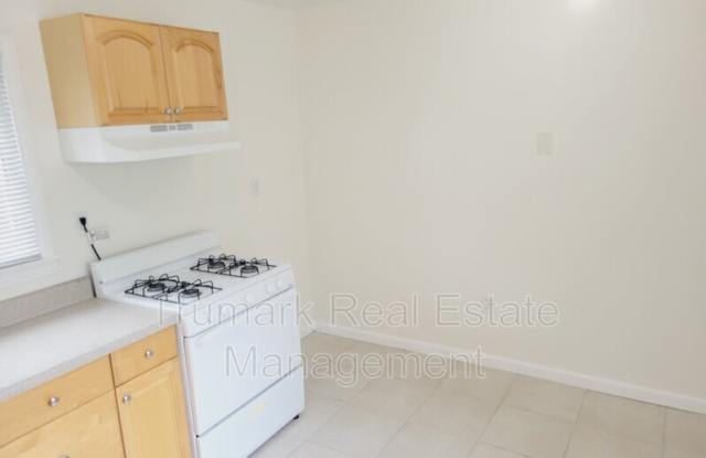927 E Lexington Dr. Gallery 3