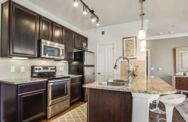 10564 Lakeline Mall Dr Gallery 4