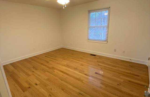 1707 Crest Rd photos photos