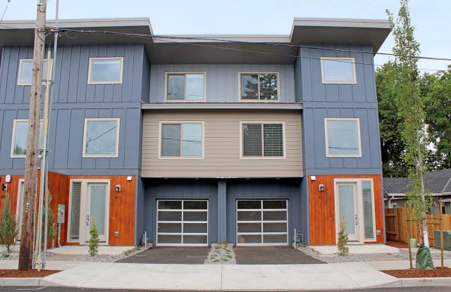 Beautiful New Construction 3 Bed, 2.5 Bath Townhouse in Convenient Location photos photos