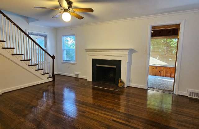 Spacious Hillcrest Home w/ Parking in Prime DC Location. Available Now! Gallery 4