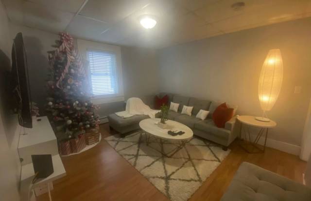Spacious 4 Bed / 2 Bath in Fort Hill – In-Unit Laundry – 9/1 Move-In photos photos Spacious 4 Bed / 2 Bath in Fort Hill – In-Unit Laundry – 9/1 Move-In photos photos