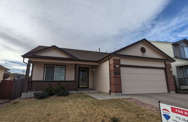 SPRINGS RANCH 3 BEDROOM/2 BATHROOM RANCH WITH FENCED YARD AND 2 CAR GARAGE! photos photos