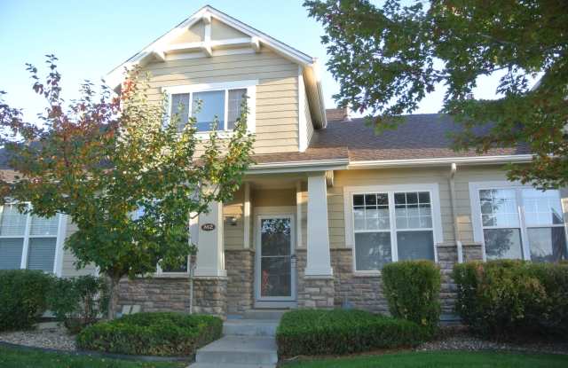 Luxurious Townhome in McKay Landing. Gallery 1