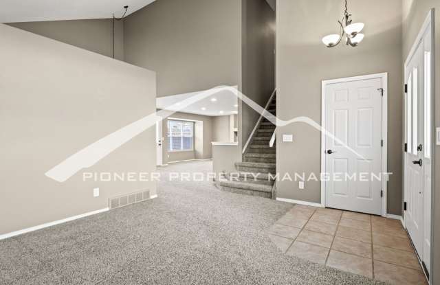 4 Bed, 3.5 Bath with 2 car garage, fully fenced yard, gas fireplace, AC and Modern Refinished Basement Gallery 4