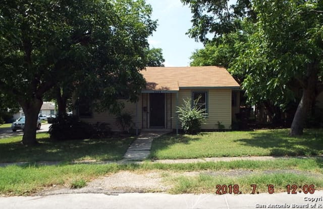 1124 TOPEKA BLVD - 1124 Topeka, San Antonio, TX 78210