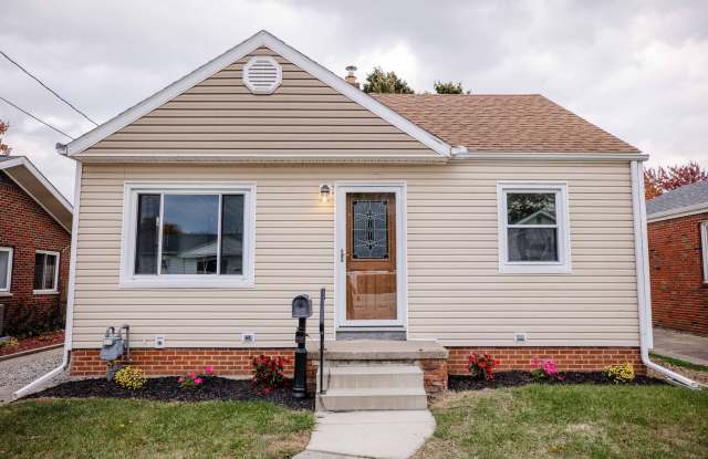 Beautifully remodeled two bedroom home for rent. Central A/C, updated kitchen an bathroom, new flooring, fresh paint, and tons of upgrades. photos photos
