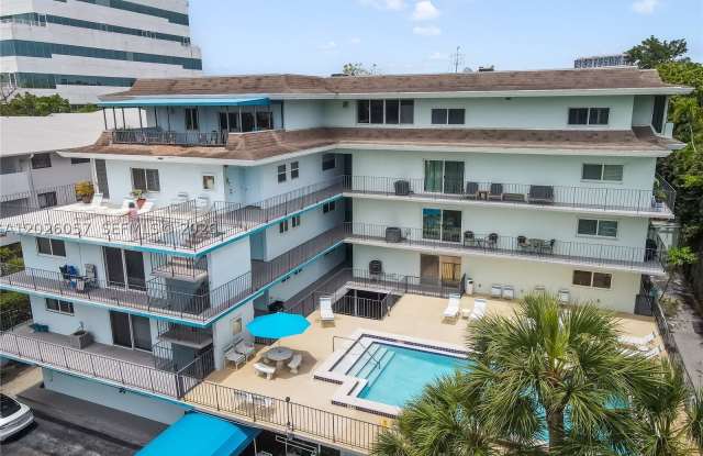 2539 S Bayshore Dr photos photos