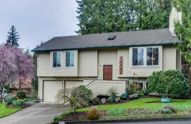 Large 4 Bedroom Home Only 40 Feet to the Entrance of Cook Family Park! photos photos