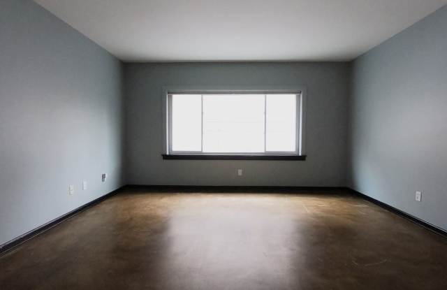 4516 Broadway #203 Avenue Gallery 3