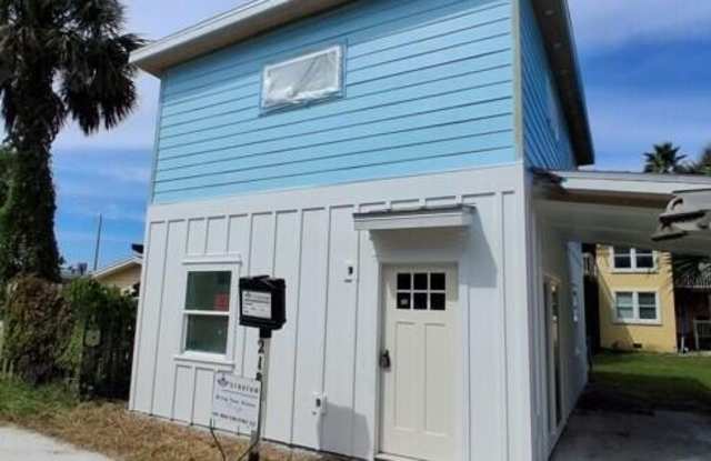218 7TH Avenue S Gallery 1