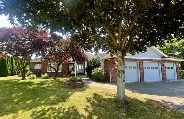 560 East Maberry Drive photos photos