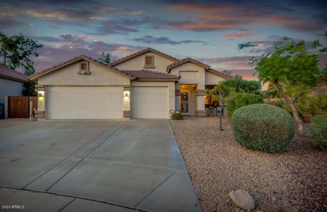Gorgeous Corner Lot located in Prime Location in Mesa!! Solar and numerous Upgrades. 3 car garage!! Huge Corner lot!!! photos photos