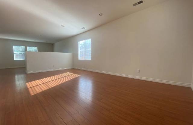 4 BEDROOM HOME FOR LEASE IN RANCHO CUCAMONGA Gallery 3