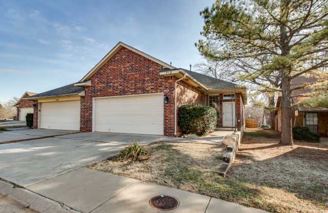 3 Bed 2 Bath Fourplex In Edmond - 712 Rockridge Circle, Edmond, OK 73034