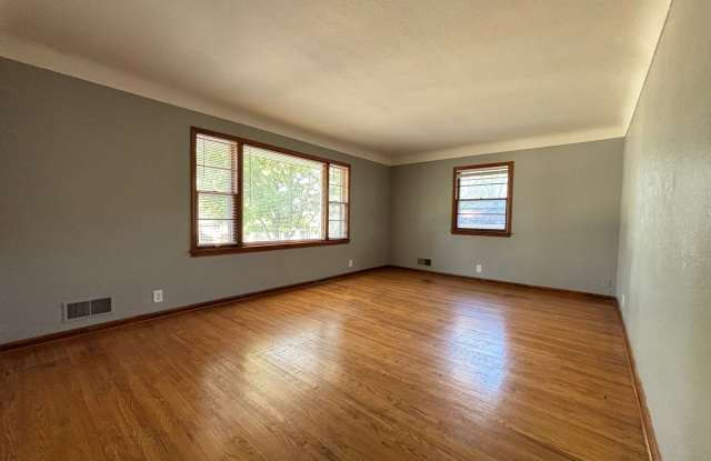 Beautiful 4 Bedroom 2 Bath Home in South St. Paul! photos photos Beautiful 4 Bedroom 2 Bath Home in South St. Paul! photos photos