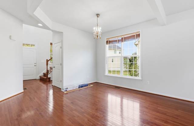 Luxury Living in Haymarket | Spacious 3 Level Home Gallery 4