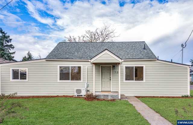 Fully Remodeled 2 Bedroom on a corner lot! photos photos