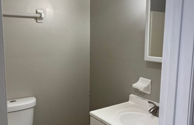 PRE-LEASING: Spacious 3BR/2.5BA Townhome | New Flooring | Near Stone Mountain Park photos photos