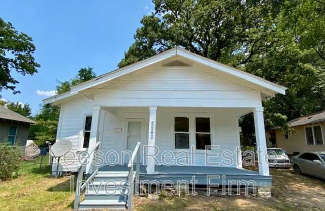 2540 Dupont St. photos photos