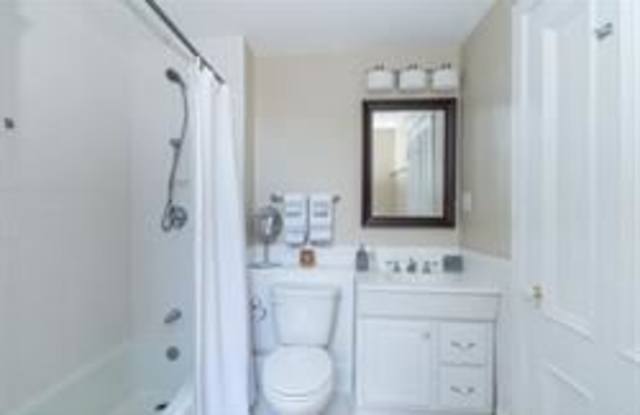 14 Hereford St Apt 3D Gallery 3