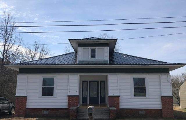 605 Southeast 3rd Street - 605 Southeast 3rd Street, Snow Hill, NC 28580