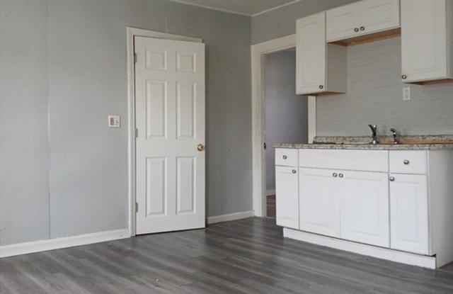 137 5th St unit: 3 photos photos