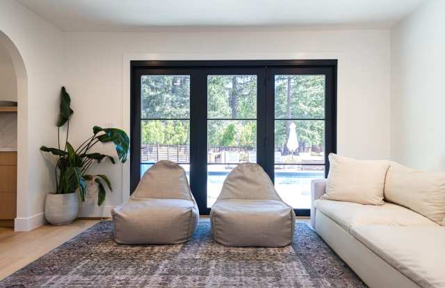 STUNNING ALAMO GLEN HOME WITH PRIVATE PICKLEBALL COURT! photos photos