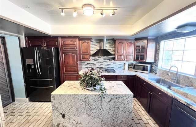 5009 Mesa View Drive Gallery 2
