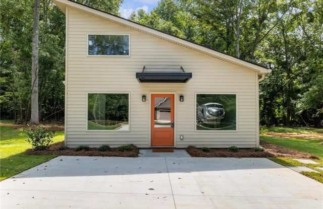 8083 Beachwood Drive Gallery 2