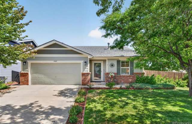 15895 Robins Dr Gallery 1