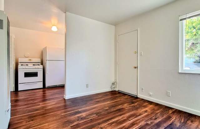 Charming 1bd Apartment in Single Story Building Gallery 2