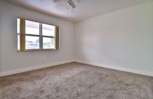 1602 N J 1 Street photos photos