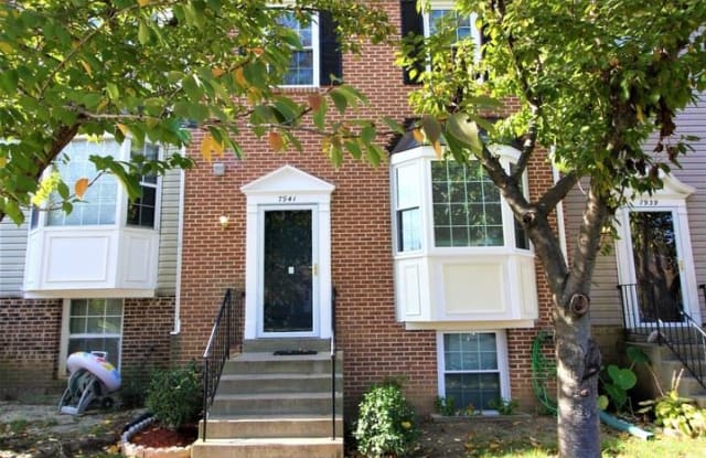 7941 Gunston Woods Pl - 7941 Gunston Woods Place, Lorton, VA 22079