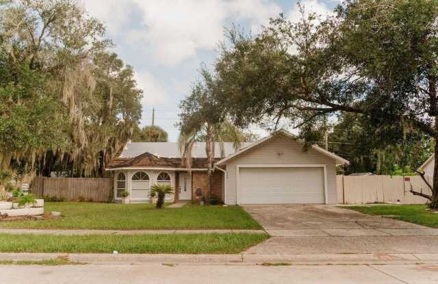 440 BERWICK Circle Gallery 1