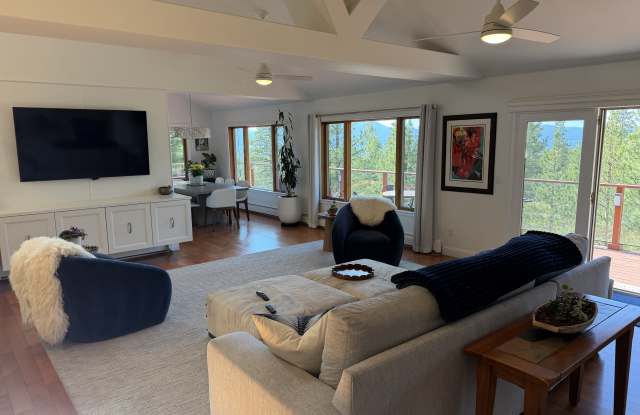 354 Mackay Court Gallery 3