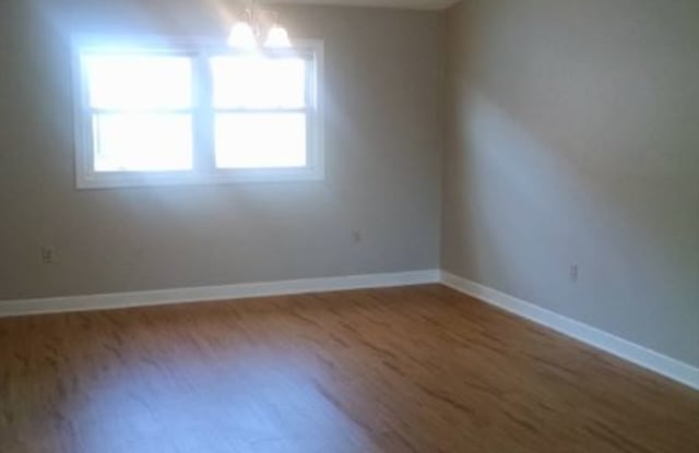 317 woodward st 2 - 317 Woodward Avenue, East Providence, RI 02914