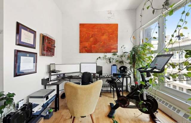 422 W BROADWAY Gallery 3