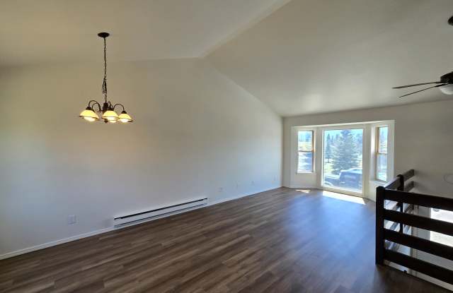 540 Forest Edge Rd photos photos