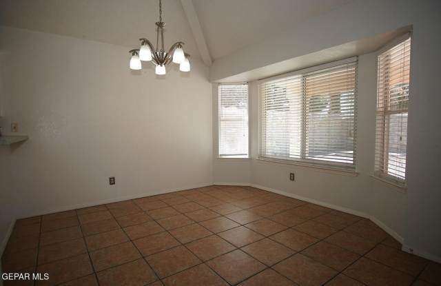 14006 GLENOSA Drive Gallery 4